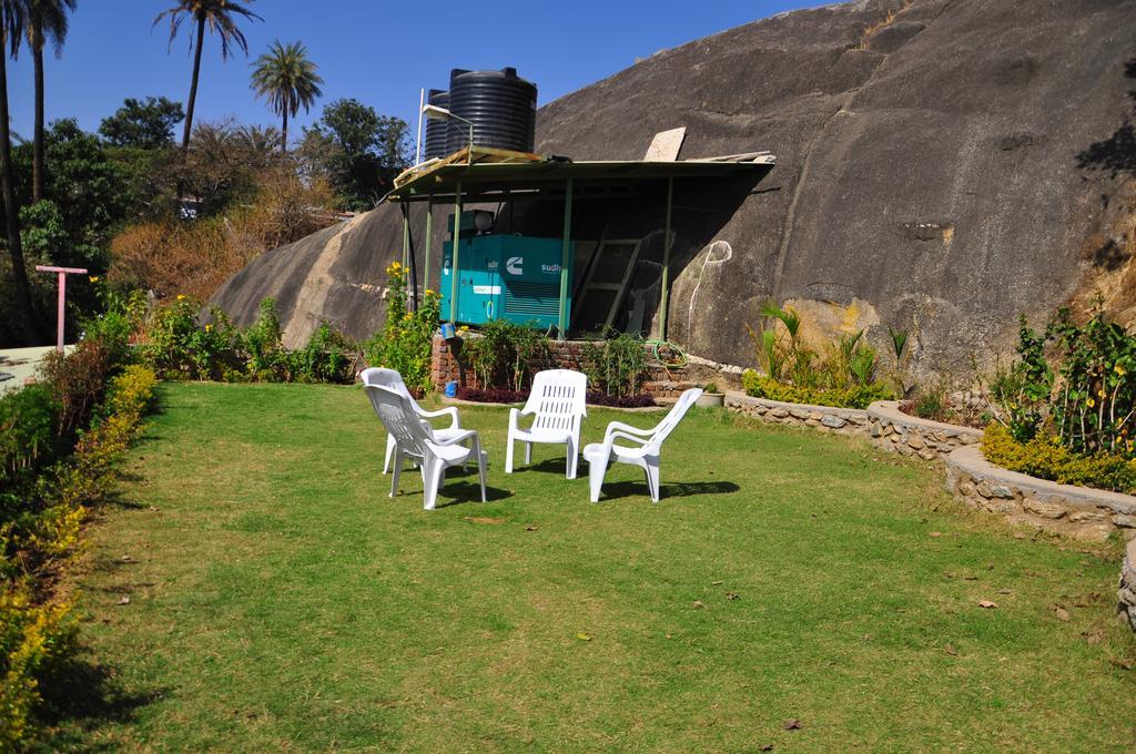 Hotel Oasis Маунт-Абу Экстерьер фото